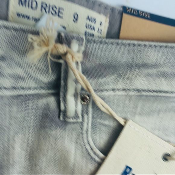 Ranbeeri Jeans Grey Stone Washed Denim Shorts. - Picture 5 of 11